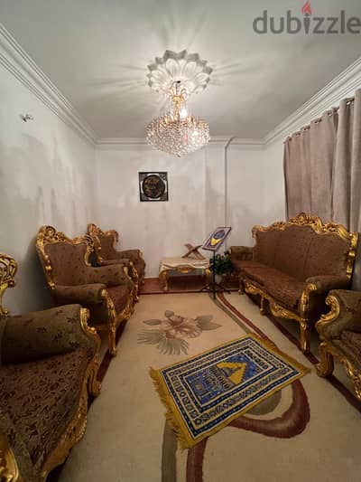 طقم صالون  كنبه واربع كراسى و ترابيزه رخام