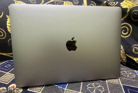لابتوب mac m1