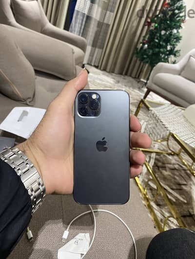 آبل - آيفون 12 برو