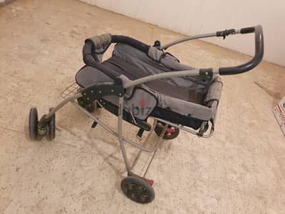 عربه اطفال (stroller)بهيكل معدني قوي جدا وعجل متين
