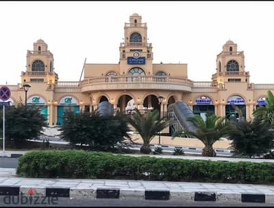 فرصة ممتازة للإيجار بمدينة الرحاب محل ١٢٠م موقع متميز بالسوق التجارى القديم يصلح لكافة الأنشطة