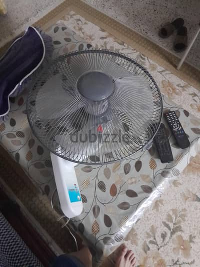 توشيبا بحالة ممتازة  ٣ ريشة