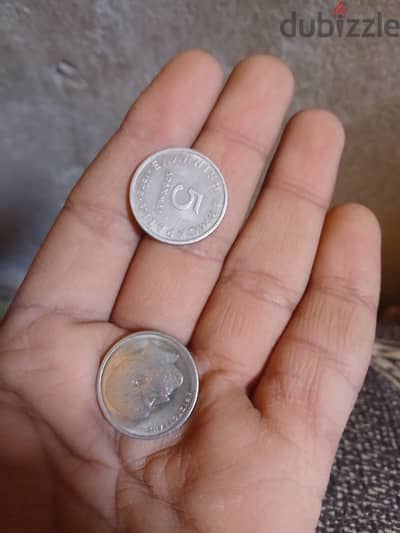 عملتتن يونانيتان