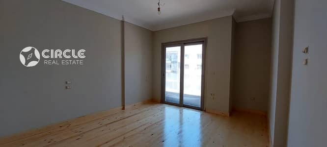 شقة للبيع تشطيب كامل في كمبوند غاليريا مون فالي Galleria Moon Valley التجمع الخامس 3 غرف بالدور الثاني بمساحة 159 متر