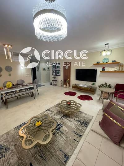 شقة للإيجار مفروشة بالكامل بالفرش والأجهزة في كمبوند 90 أفينيو 90 Avenue التجمع الخامس 2 غرف نوم ماستر بالدور الأول بجوار الجامعة الأمريكية (AUC)