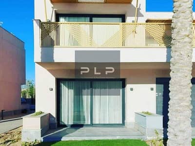 Townhouse for sale below market price, resale, ready to move,fully finished with air conditioning, double view of the lagoon and sea in Playa Ghazala,