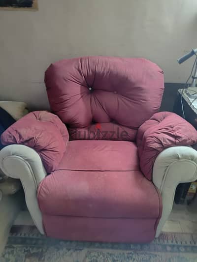 كرسى ليزى بوى يدور حول نفسه وله مسند للارجل