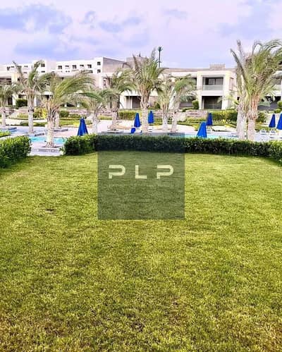 دوبلكس للبيع اقل من سعر السوق ريسيل استلام فوري متشطب بالكامل جاهز علي السكن بفيو مباشر علي بحر وحمام سباحة في لافيستا راس الحكمة الساحل الشمالي