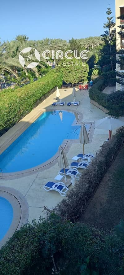 شاليه للبيع والإيجار مفروش بالكامل بالفرش والأجهزة في مراسي بلانكا Marassi (Blanca) الساحل الشمالي 3 غرف + غرفه مربية بالدور الثالث بمساحة 143 متر وإط