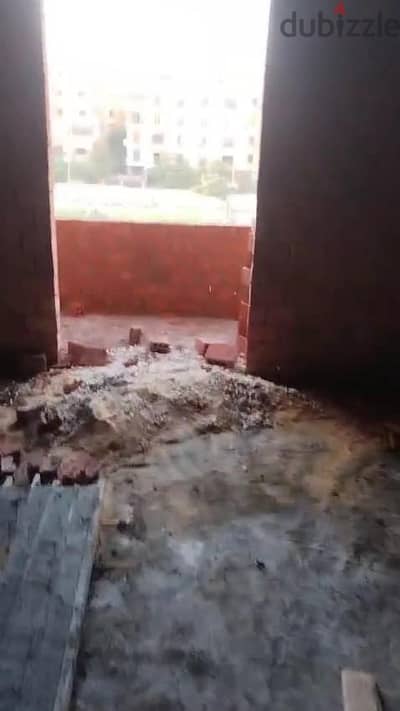 شقة بحدائق الاهرام بموقع مميز بوابة مينا منطقة ع