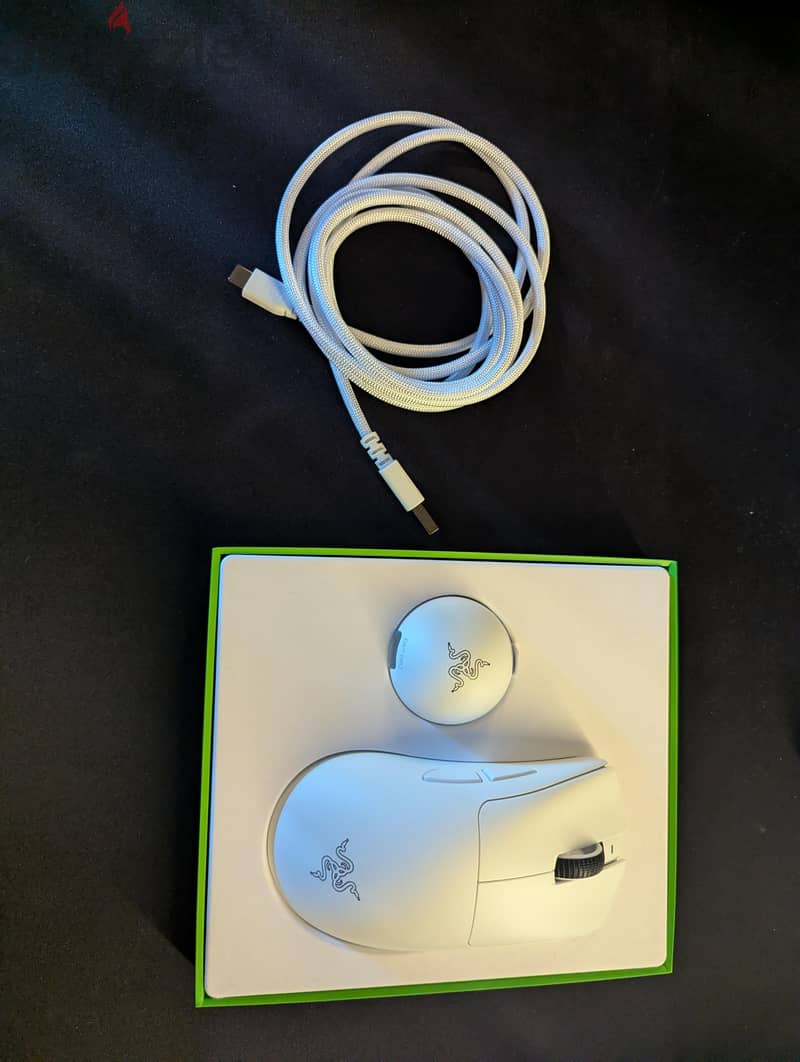 Razer DeathAdder V4 Pro (White Edition) Gaming Mouse 1