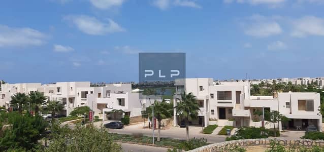 تاون هاوس مفروش بالكامل  مع جاردن 212 متر للبيع في هاسيندا باي الساحل الشمالي Hacienda Bay North Coast