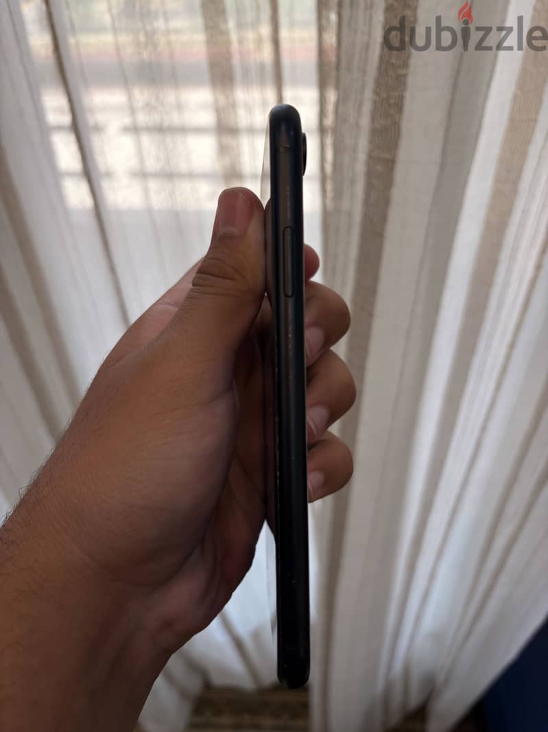 Apple - iPhone XR 1