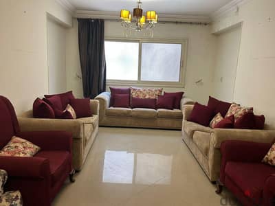 Reciption slightly used, cosidered new  ريسبشين ٥ قطع استخدام بسيط