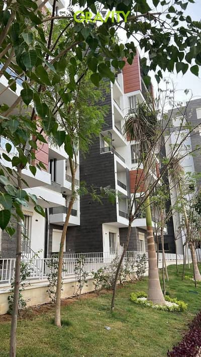 15% down payment. Immediate delivery, fully finished 185 sqm apartment with ACs, 4 bedrooms in La Capital R7. Installments up to 8–10 years. Limited u