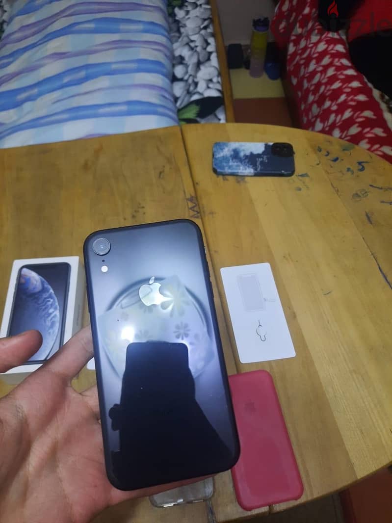 Apple - iPhone XR 2