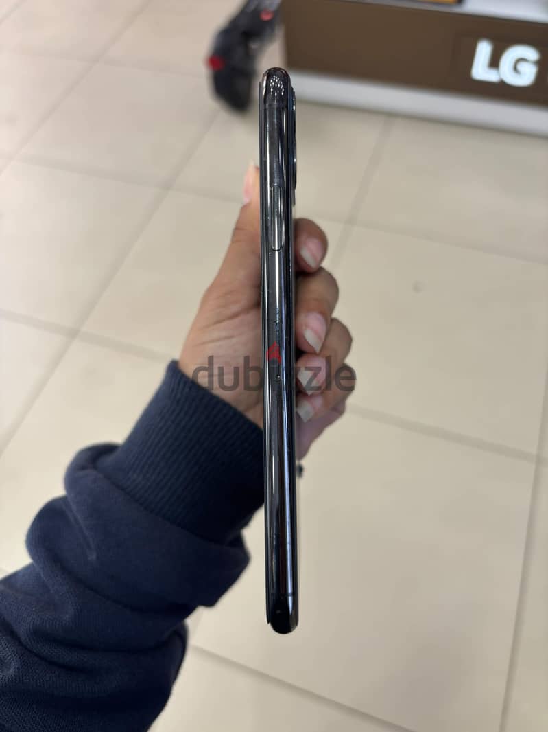 Apple - iPhone 11 Pro Max 1