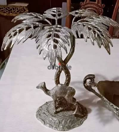 ديكورات نحاس مطلي