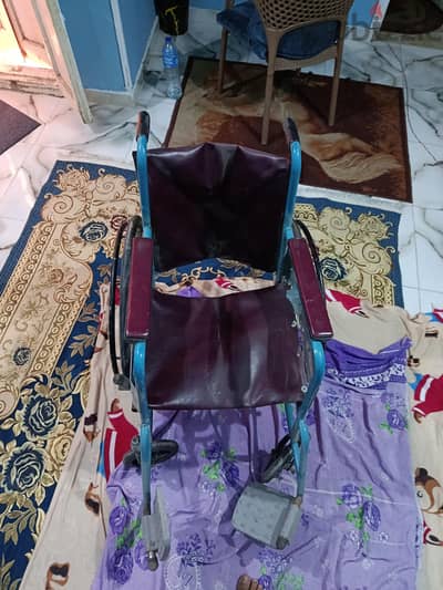 كرسي متحرك سعره 1500ج فقط