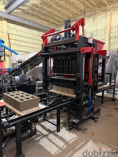 Vibropress for the production of building blocks, paving slab, borders