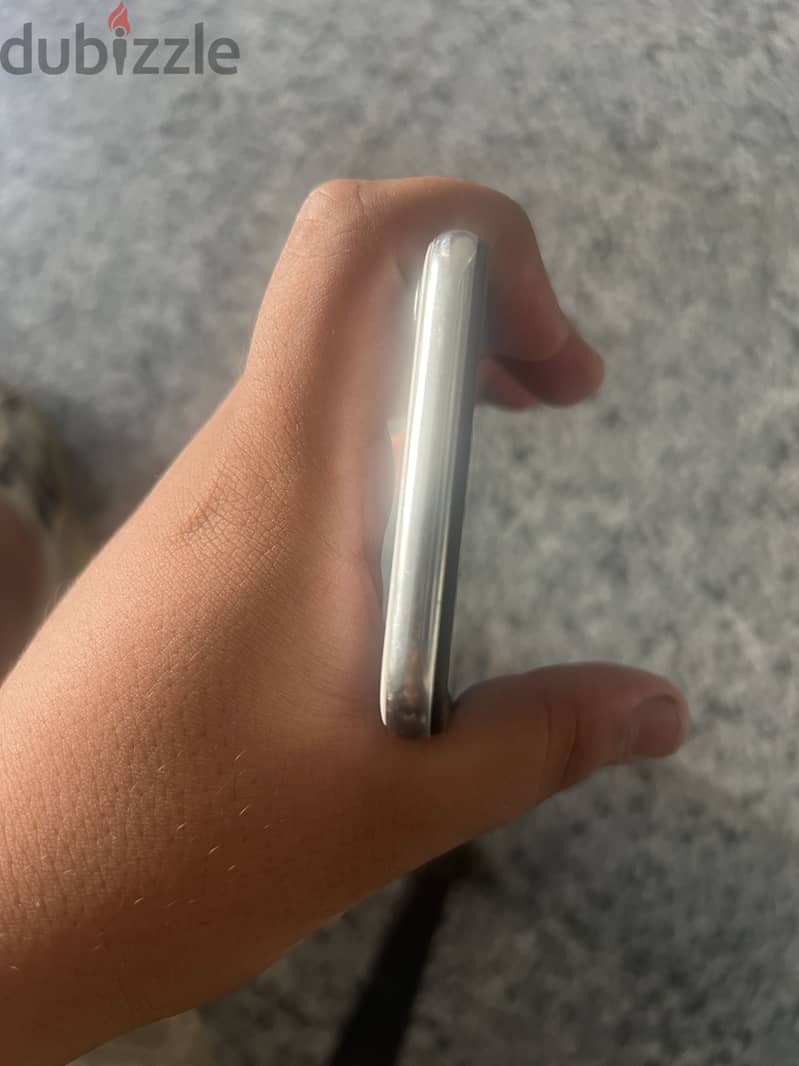 Apple - iPhone X 4