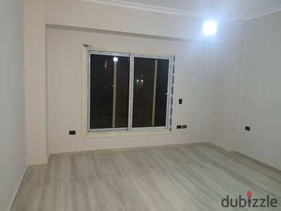 Apartment for rent in the first settlement steps to the water and any