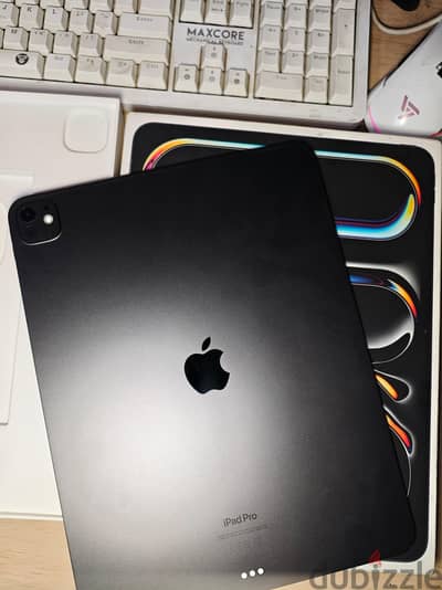 Ipad pro 13inch 2025. M4.13inch B100%. زيرو