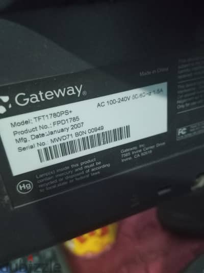 محتاج شاشه قديمه فيها مدخلhdmi وبتطلع صوت
