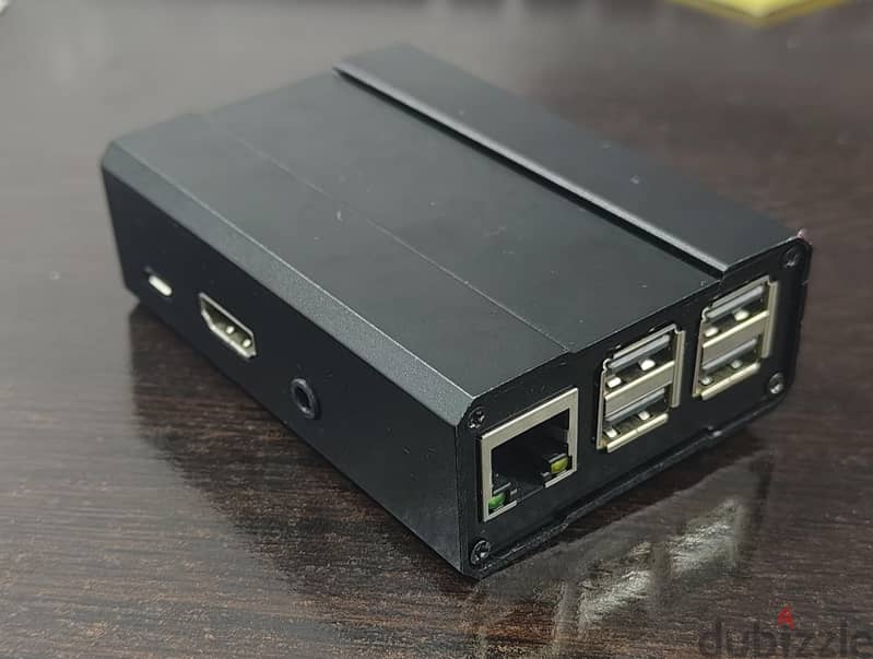 Raspberry Pi 3 Model B+ (2017) + cooling case + 16g microSD 1
