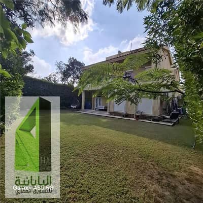 فيلا بمدينتى 670م ارض و360م مبانى للبيع كاش علي حديقه كبيرة