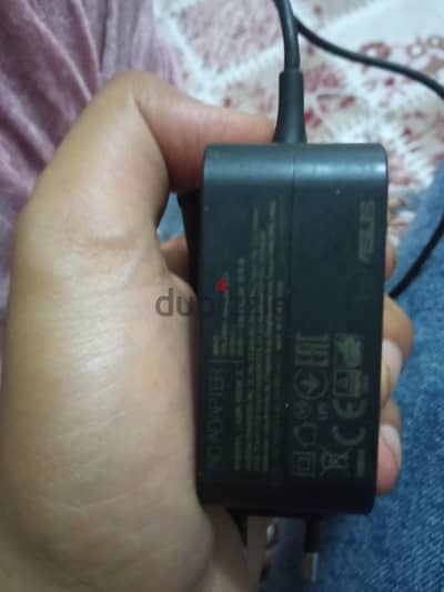 ادابتر لاب توب للبيع بحاله ممتازه