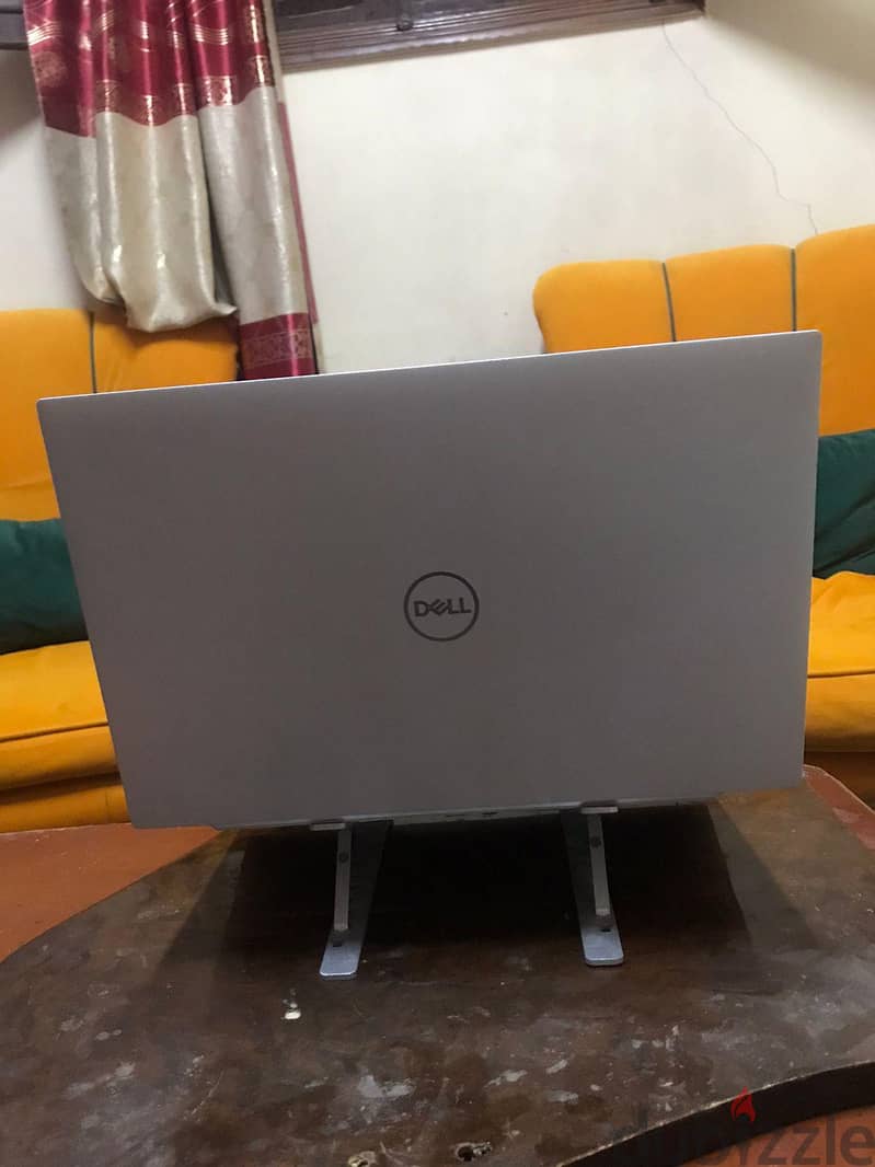 DELL XPS ( i9 +RTX ) 1