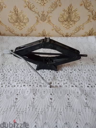 كوريك سيارة