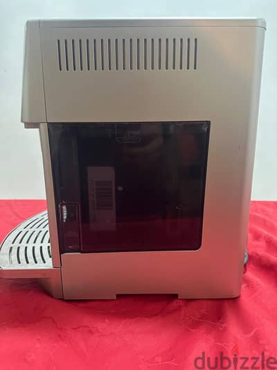 مكينة قهوة DeLonghi