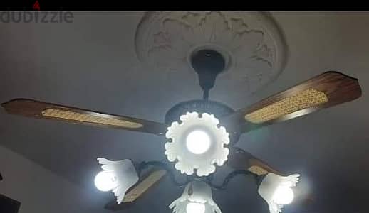 مروحة سقف بالنجفة للبيع