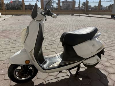 للبيع سكوتر كهرباء بحاله جيده
