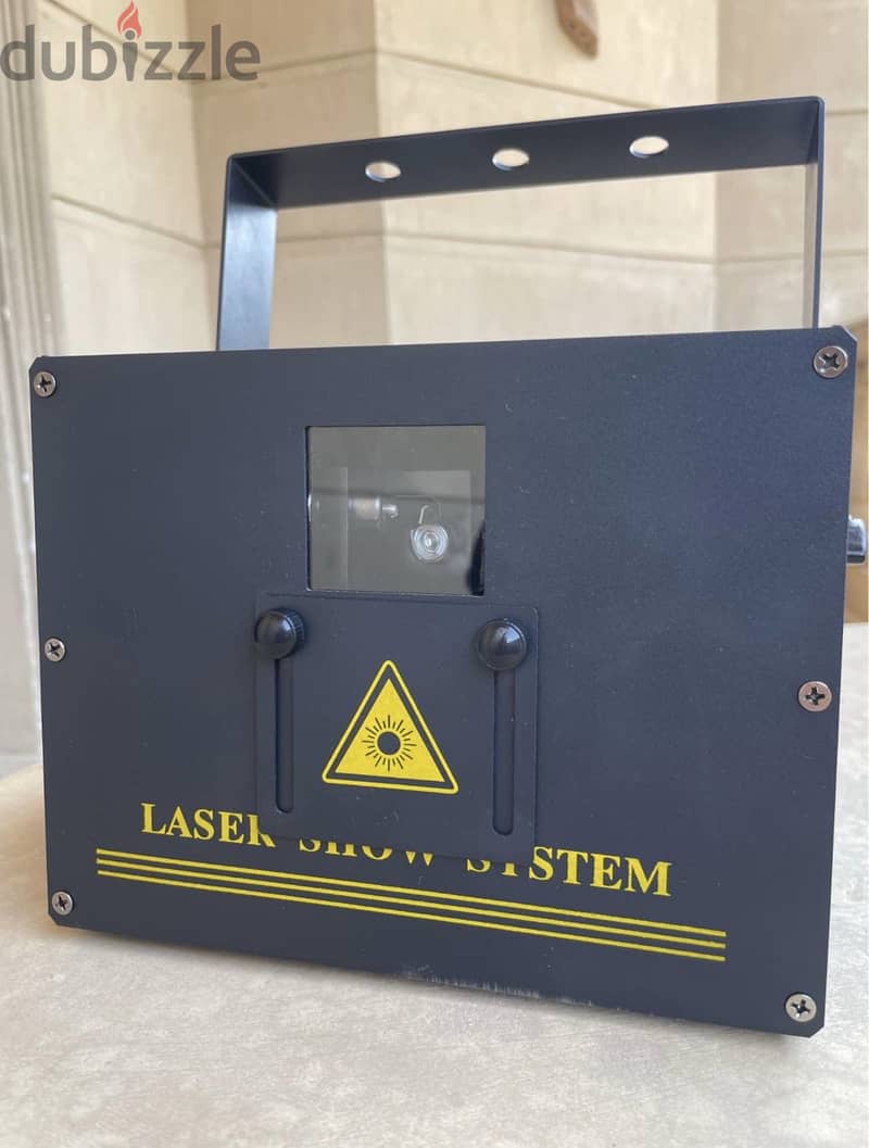 Skylight laser beam projector 1