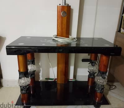 طرابيزه تلفزيون بحاله ممتازه