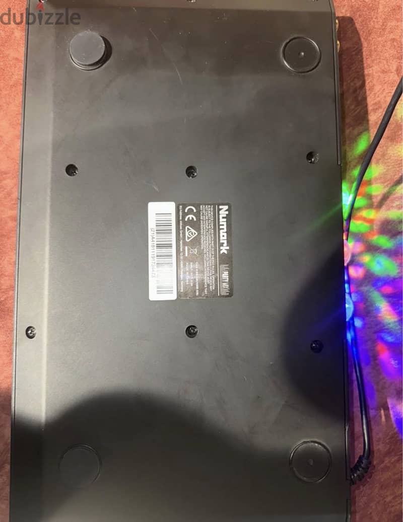 Numark Party Mix DJ Controller 1