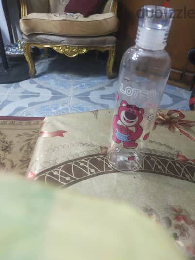 زجاجه ماء اكرليك
