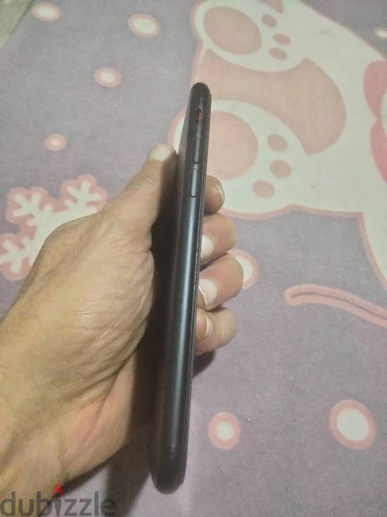 آبل - آيفون 7 5