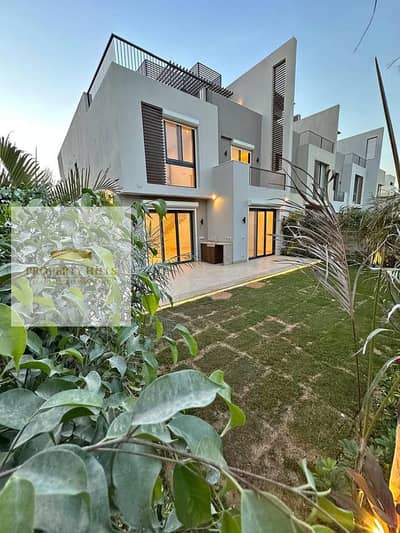 Villa Corner with super luxury finishing and a very nice division for sale at the old price. Its view is very nice, open to a landscape in the best location in the compound from Sodic East.