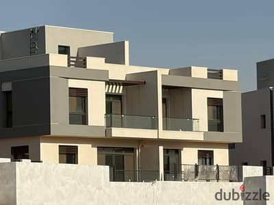 فيلا للبيع  توين هاوس بالعاصمة الإدارية الجديدة أمام النهر الأخضر مباشرة استلام 2027 خصم خاص عدد محدود من الوحدات موقع مميز على النهر الأخضر