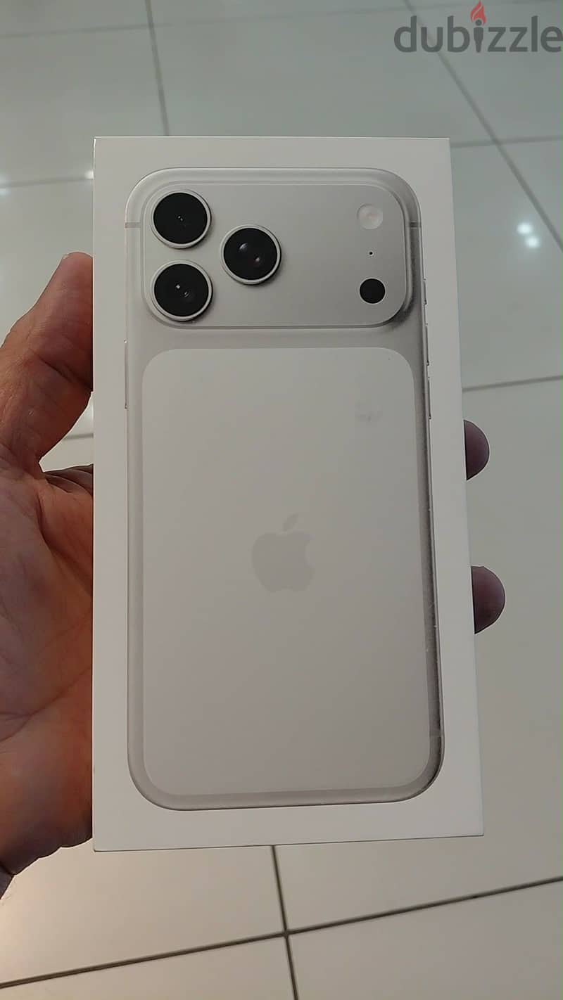 Apple - iPhone 17 Pro Max 1