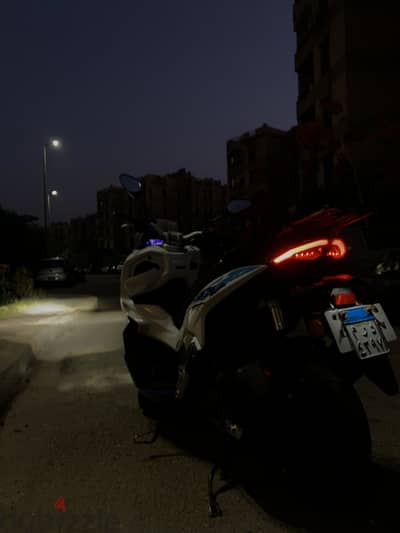 اسكوتر دايونADV 200 cc