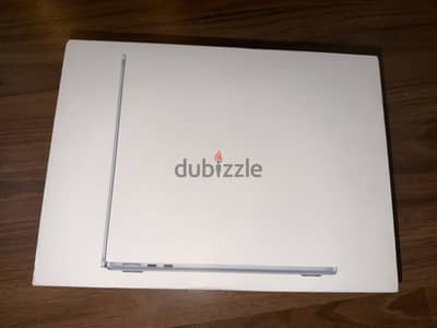MacBook Air 13.6 inch 256g/16g / Warranty april 2027 / b100% / Ar keys
