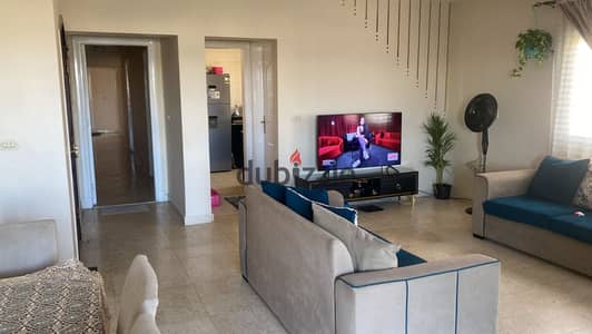شقة للإيجار في كمبوند بيفرلي هيلز مرحله اولى 150 متر بالمطبخ موقع مميز جدا  مدينة الشيخ زايد