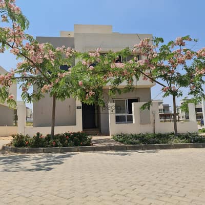 Modern Standalone Villa for Sale in Hyde Park New Cairo Prime Landscape View 550 Land 327 BUA 7 Bedrooms Ready to Move Semi Finished