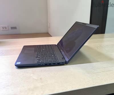 Dell Latitude 5500 Core i7 Ram 16 - SSD 256 - 15.6 Touch - بأفضل سعر