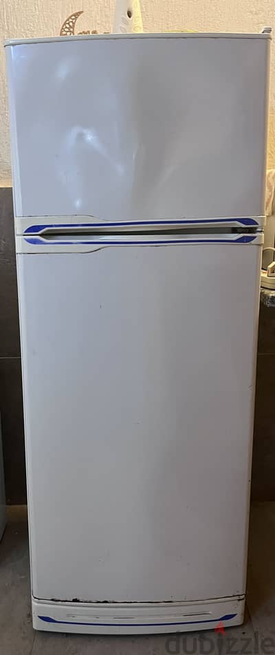 تلاجه ideal للبيع